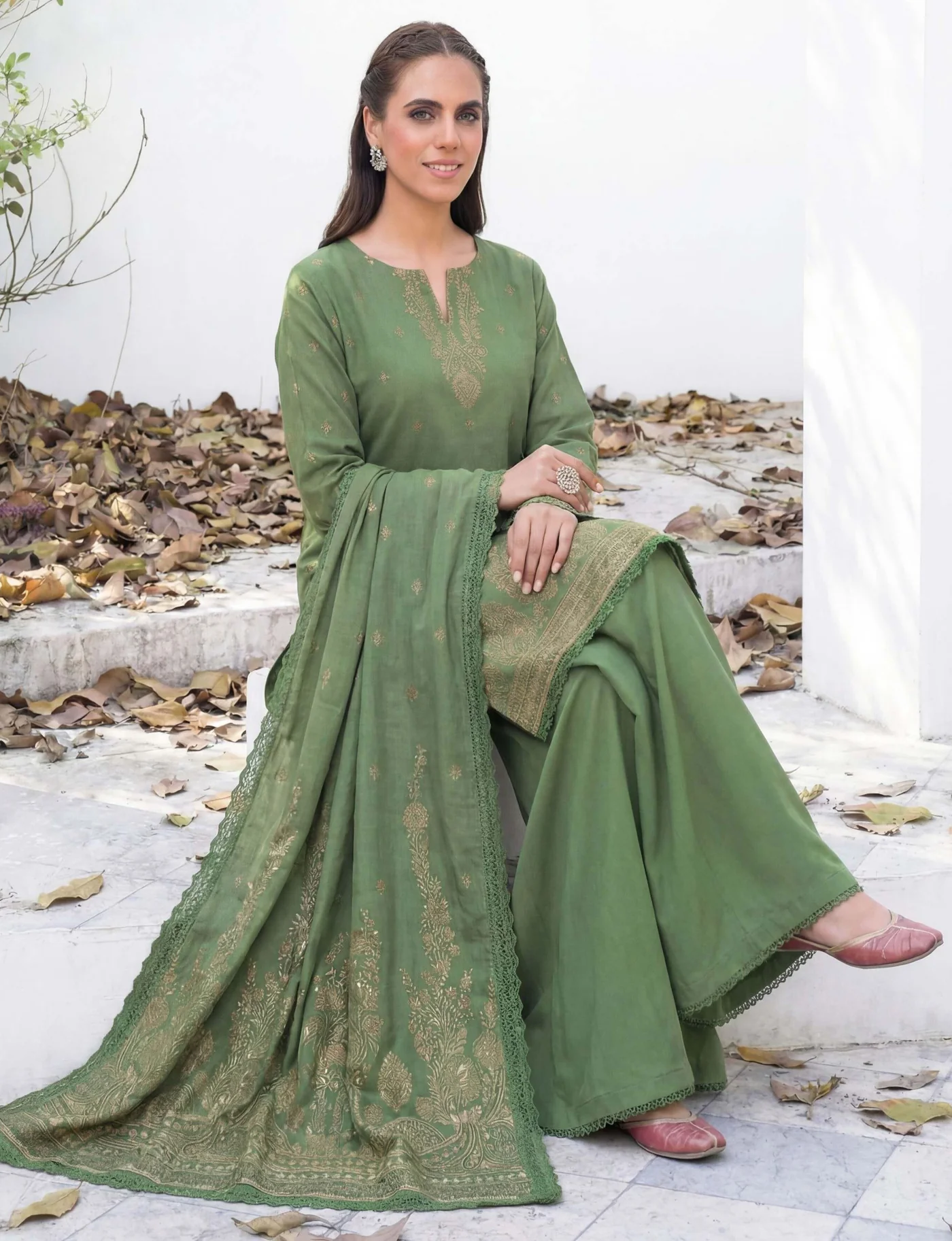 3PC UN-STITCHED JACQUARD LAWN
