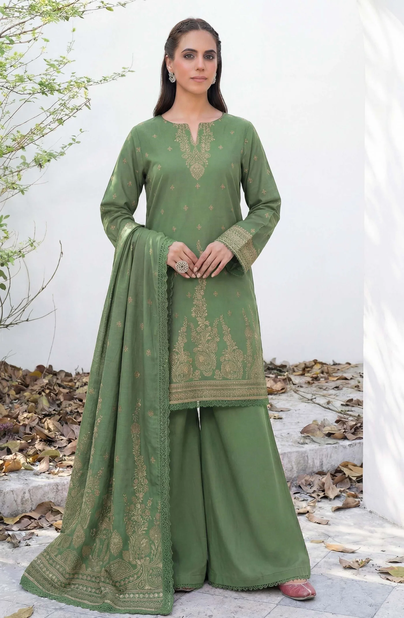 3PC UN-STITCHED JACQUARD LAWN