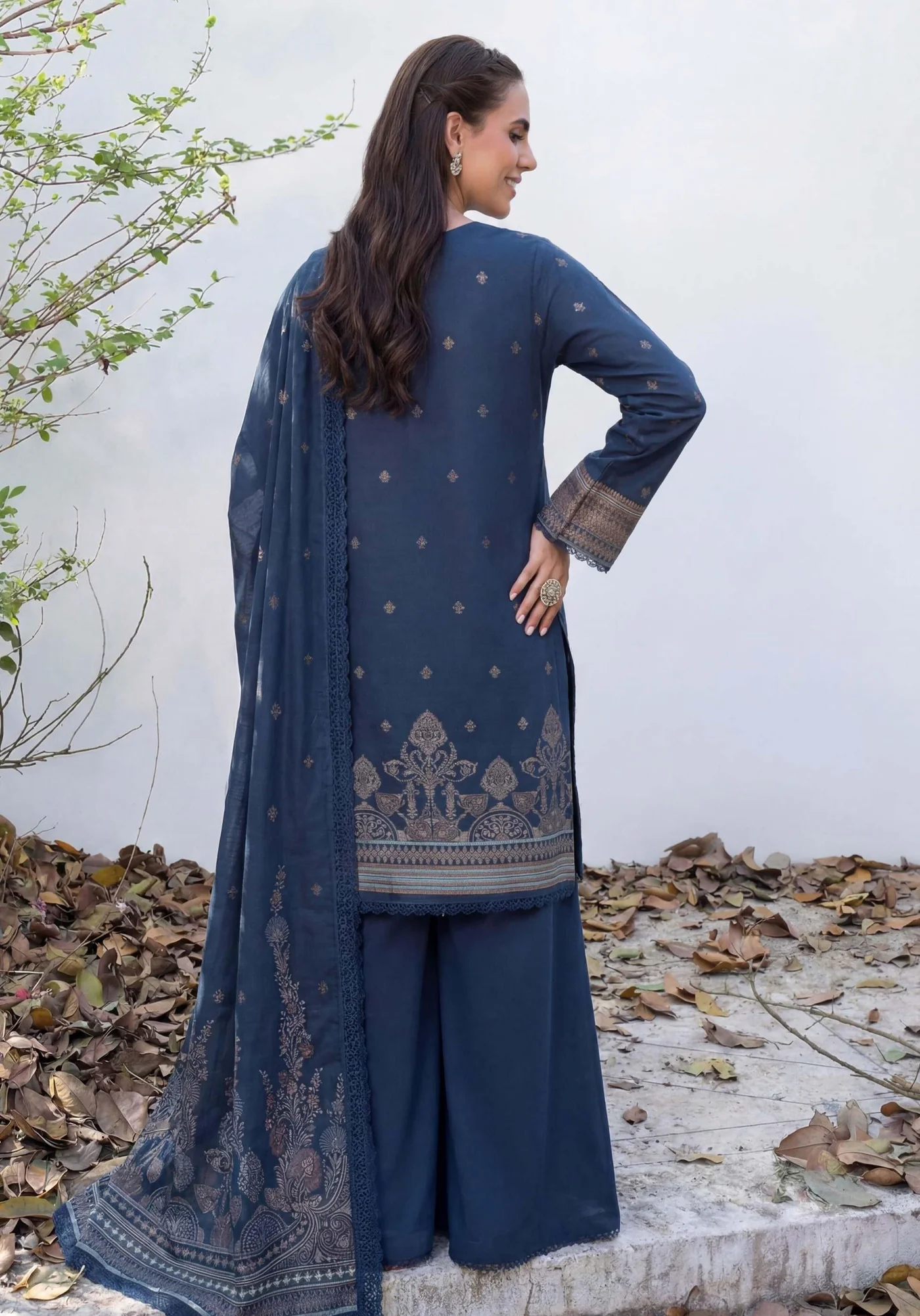 3PC UN-STITCHED JACQUARD LAWN